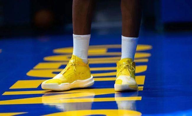 lol英雄攻略-赛前克里夫兰骑士备战西甲，内部沟通细节曝光，气氛紧张，细节决定成败的简单介绍