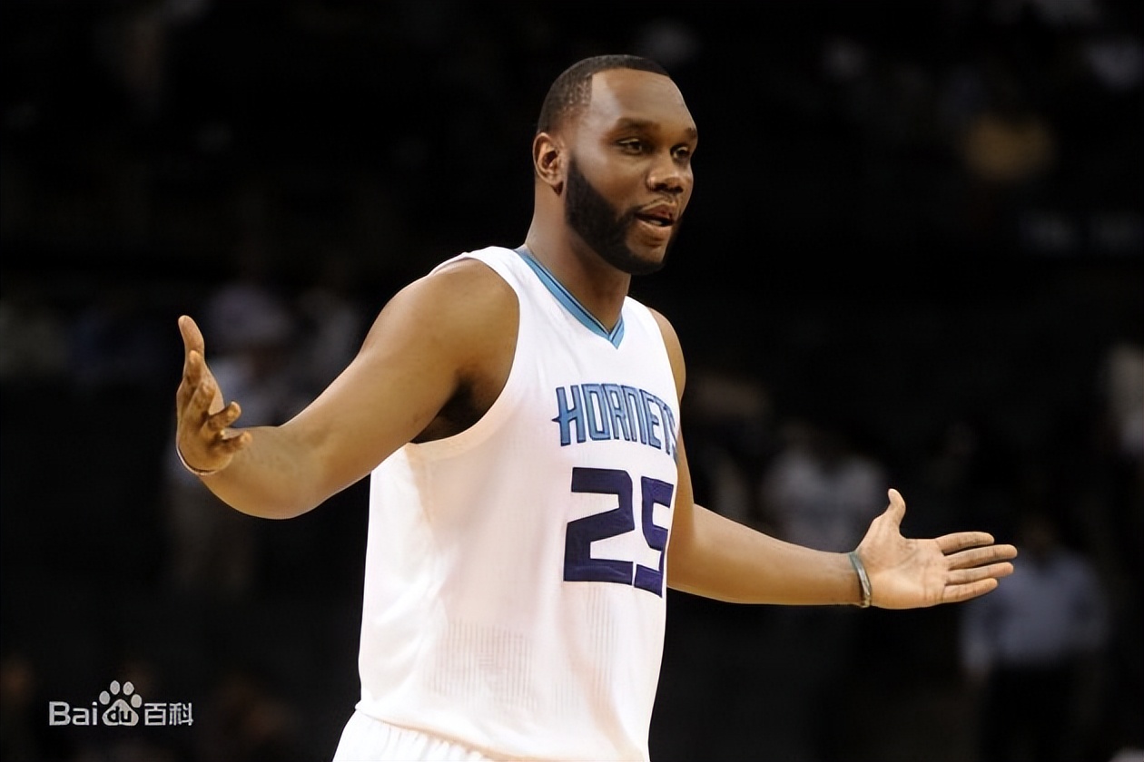 lol英雄攻略-关于清晨夏洛特黄蜂造点机会:欧超杯节点到来,媒体盛赞,阵容厚度经受考验的信息