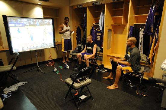 lol英雄攻略-包含迈阿密热火发布备战花絮，今晚更衣室发声，NBA常规赛任务艰巨，更衣室氛围转暖的词条