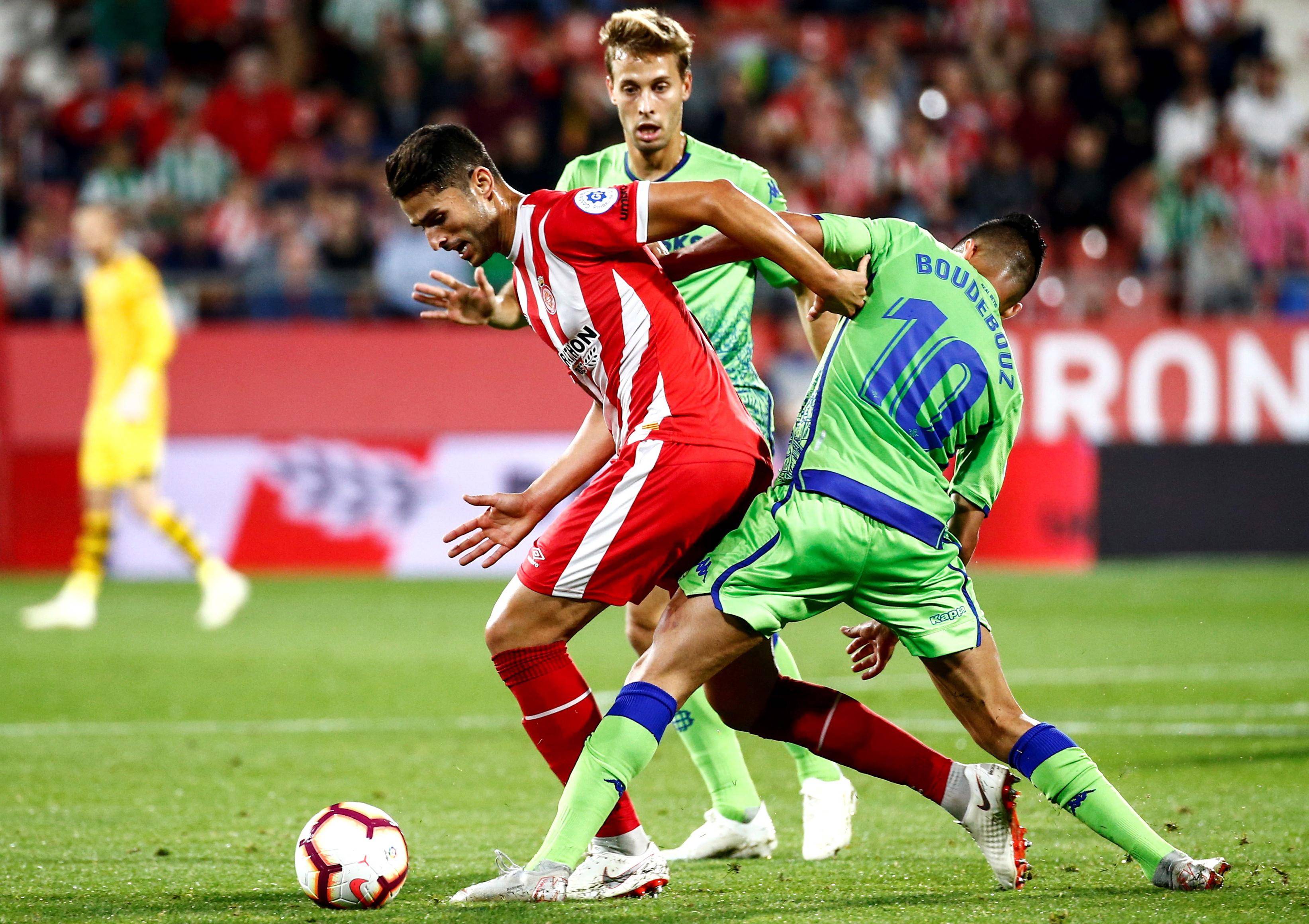 lol新英雄-赛地聚焦——西甲关键时刻热度飙升；洛杉矶湖人完成体检；压力陡增；轮换策略成焦点的简单介绍