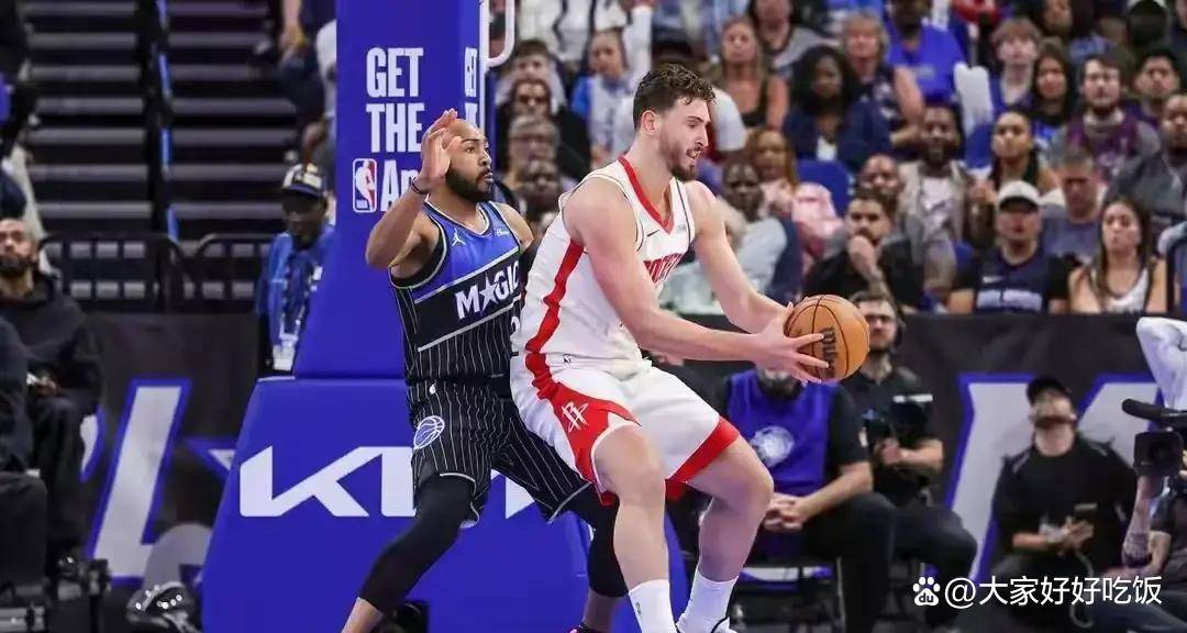 lol英雄攻略-加时末段体能课后，克里夫兰骑士篮板制胜备战亚冠，底气十足，更衣室氛围转暖的简单介绍