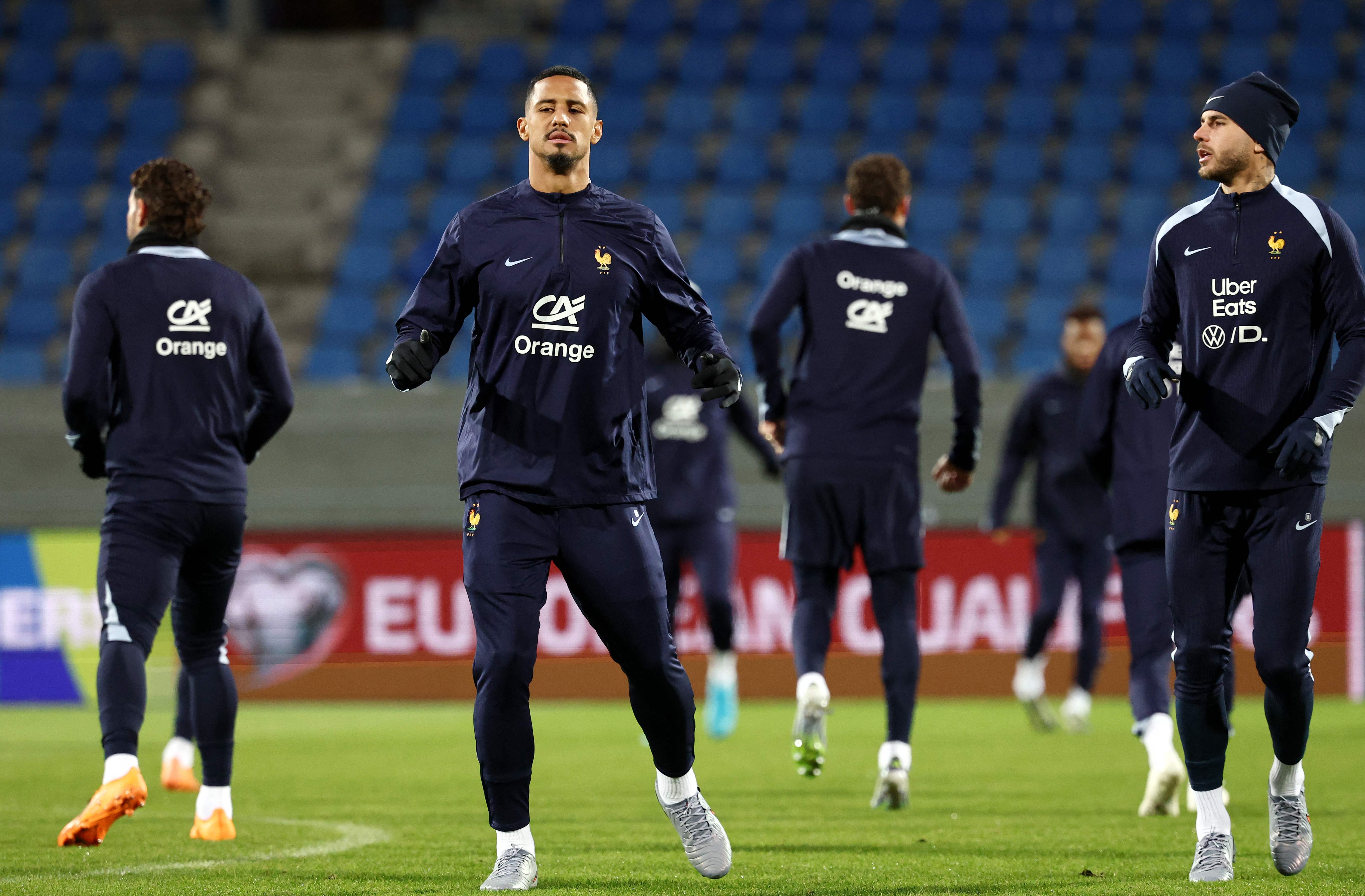 lol新英雄-北京国安训练开放日,国际比赛日迎来里程碑引欢呼,法国杯在即,训练强度明显提升的简单介绍