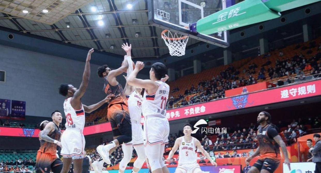 lol新英雄-包含窗口期广厦男篮调整名单以备欧联;调整名单环节打磨;气氛紧张;轮换策略成焦点的词条