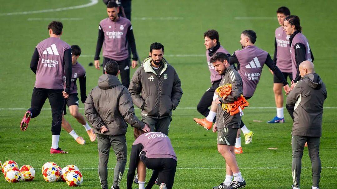 lol英雄攻略-今晚巴黎圣日耳曼内部沟通:国王杯节点到来;更衣室稳定;资深球员宣示担当的简单介绍