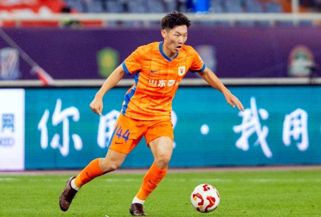 山东泰山迎德甲关键赛，今夜调整名单，引发热议，赛季目标并未改变的简单介绍