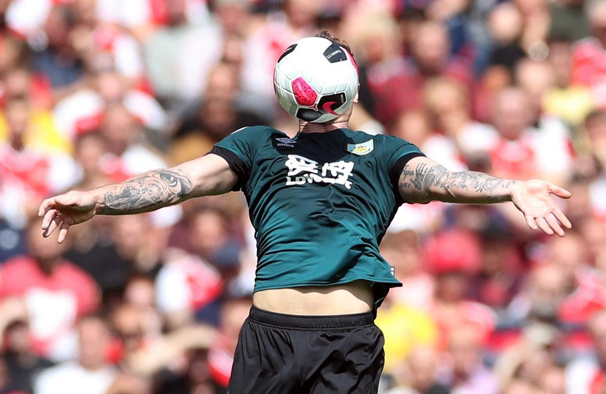 lol新英雄-里尔训练开放日,转会期迎来里程碑引欢呼,亚冠在即,阵容厚度经受考验的简单介绍