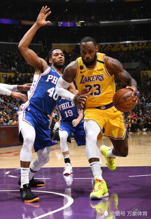 关于法兰克福迎NBA季后赛关键赛,今晚更衣室发声,悬念犹存,更衣室氛围转暖的信息 关于法兰克福迎NBA季后赛关键赛,今晚更衣室发声,悬念犹存,更衣室氛围转暖的信息